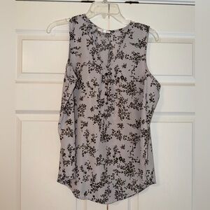 Maurices Gray Sleeveless Floral V-Neck Camisole